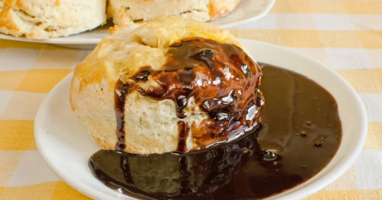 chocolate gravy and biscuits